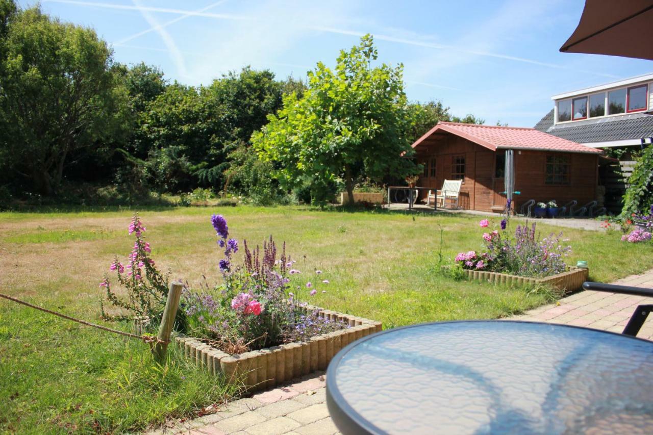 Bluesheep-Texel Bed & Breakfast De Koog  Bagian luar foto